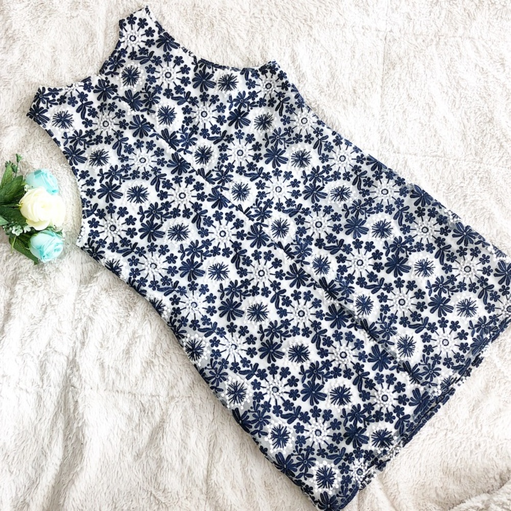 Floral/Holiday Shift Dress - Picture 2 of 3